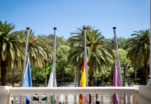 Banderas del Ayuntamiento a media asta en señal de luto Banderas del Ayuntamiento a media asta en señal de luto